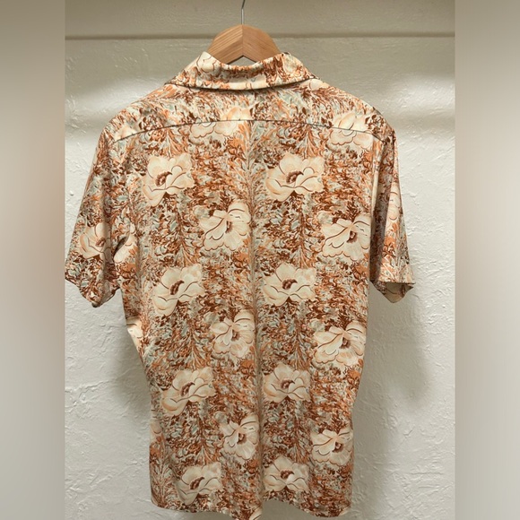 Groovy polyester vintage 70’s button down wide collar short sleeve shirt. - Picture 2 of 3